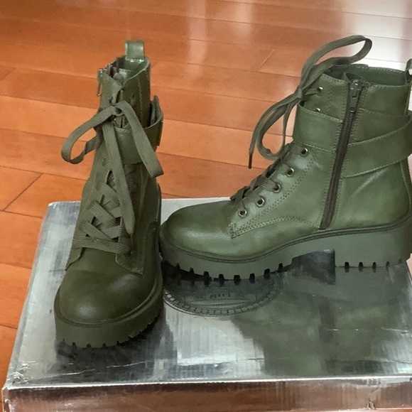 Guess boots - Picture 1 of 2